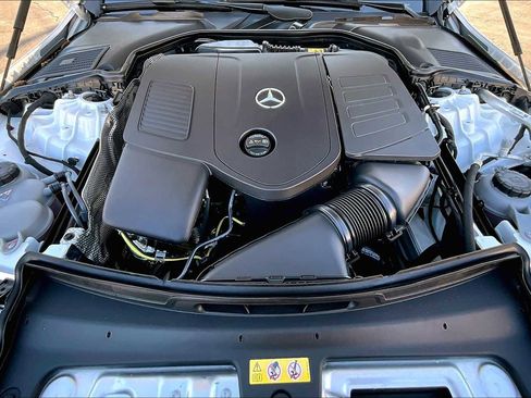 Used 2025 Mercedes-Benz C 300 4MATIC Sedan image 16