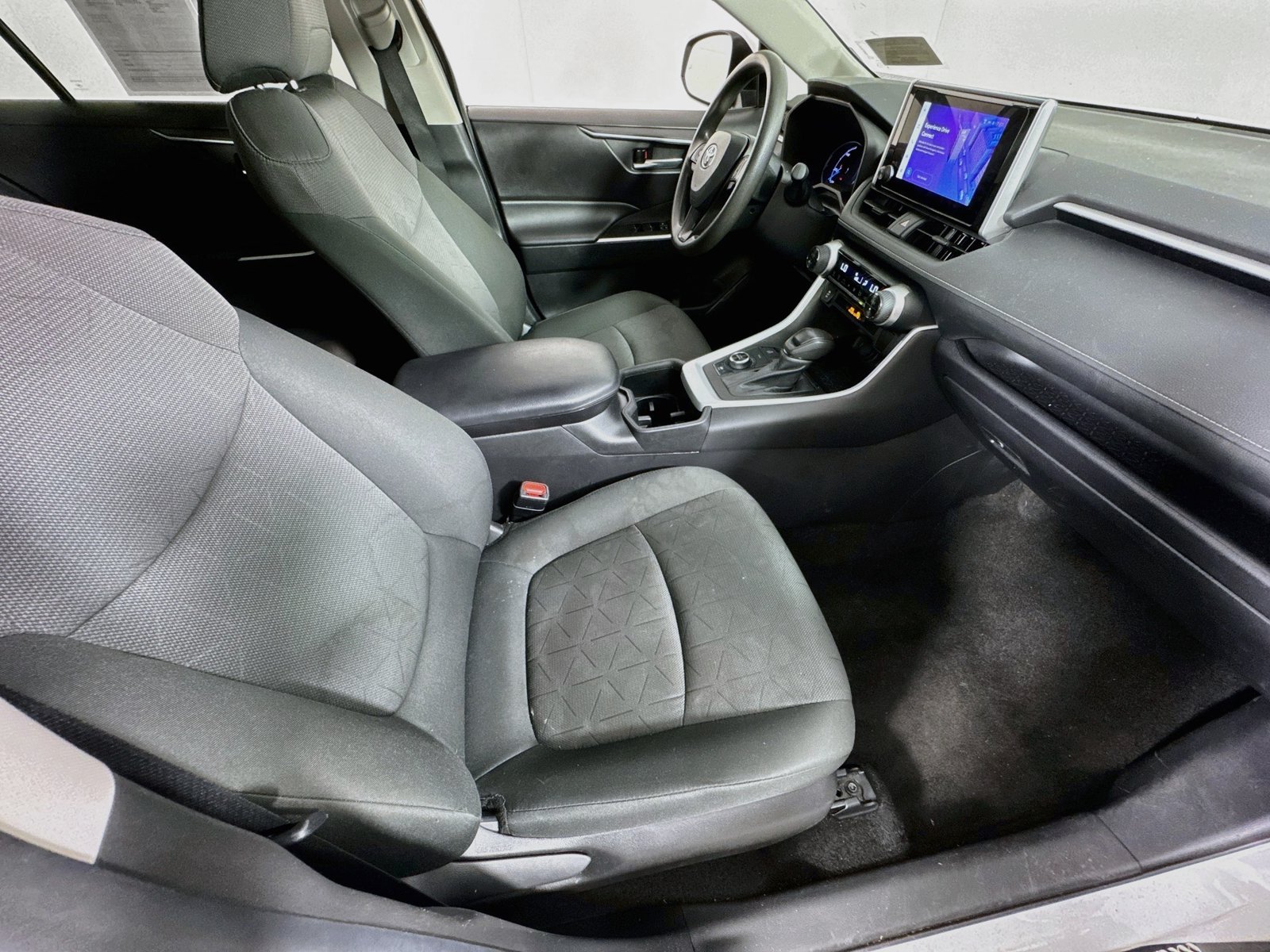 Certified 2024 Toyota RAV4 XLE AWD/4WD image 27