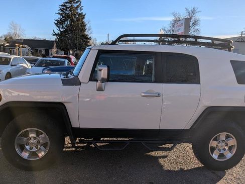 Used 2010 Toyota FJ Cruiser 4WD image 8
