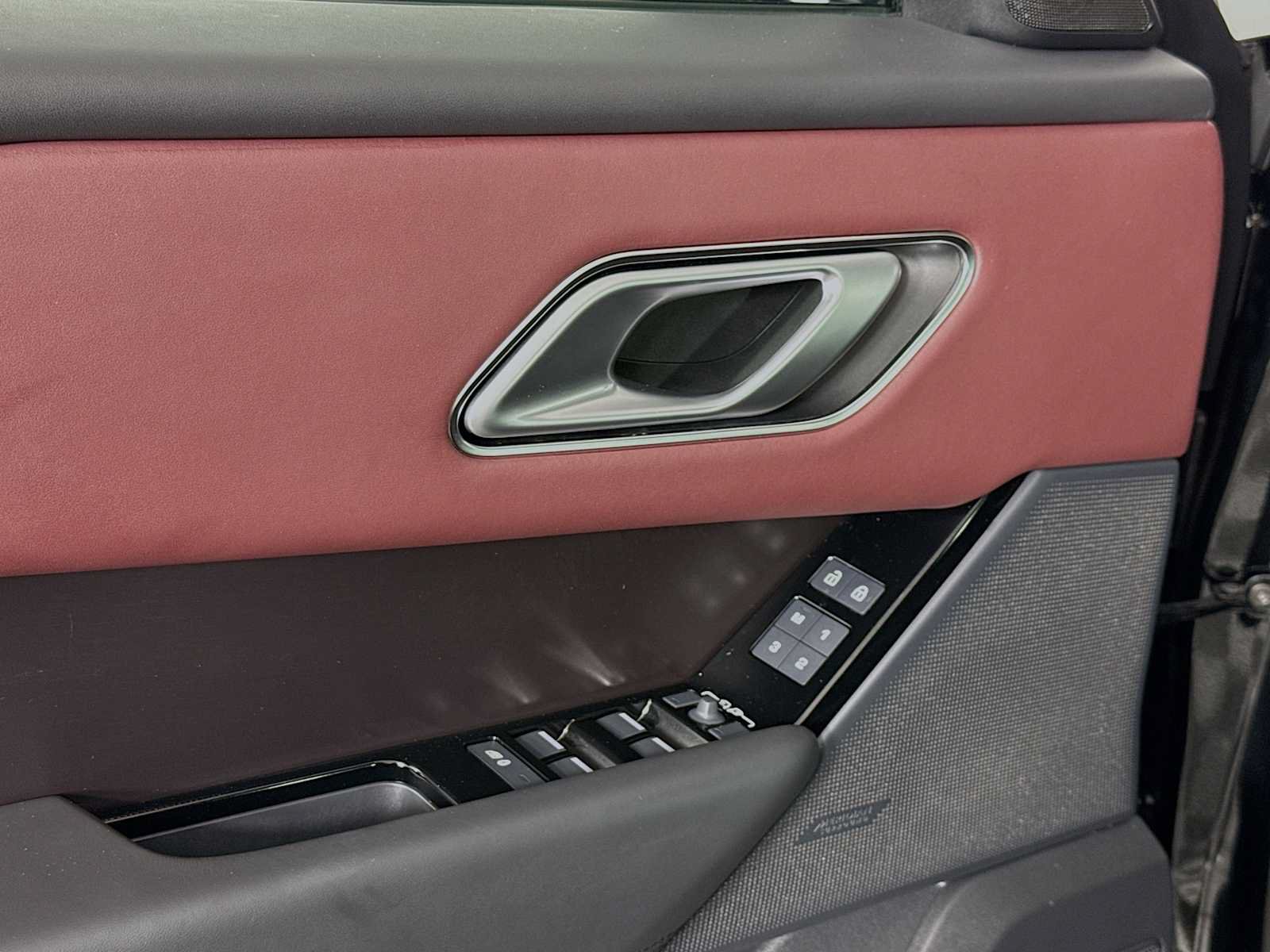 Used 2026 Land Rover Range Rover Velar Autobiography AWD/4WD image 18