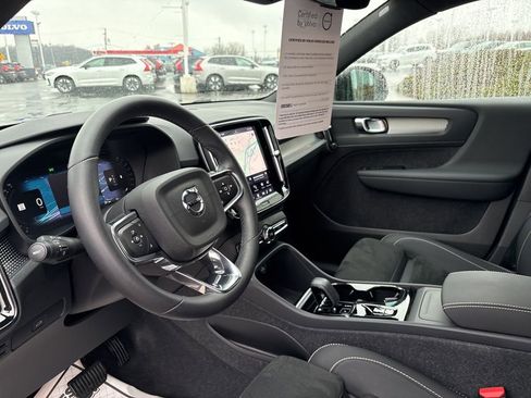 Certified 2023 Volvo XC40 B5 Plus w/ Driver Assist Package image 19