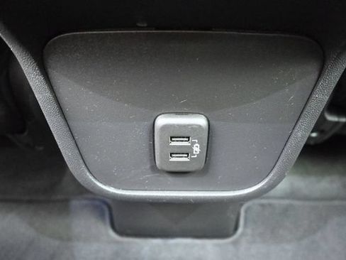 Used 2024 GMC Terrain SLE FWD image 20