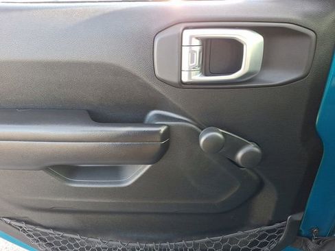 Used 2020 Jeep Wrangler Sport image 12