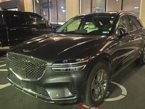 Used 2025 Genesis GV70 2.5T w/ Select Package image 1