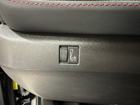 Used 2023 Chevrolet Colorado Z71 w/ Z71 Convenience Package 2 image 23