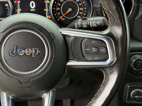 Used 2021 Jeep Wrangler Unlimited Sahara AWD/4WD image 16