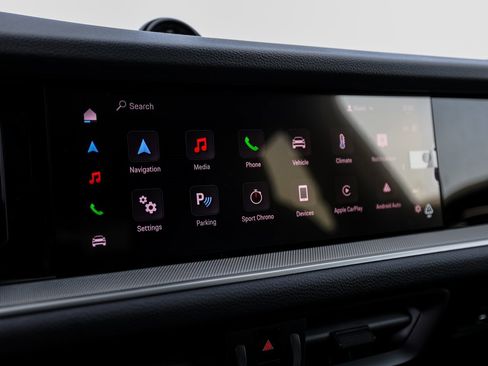 Certified 2025 Porsche Cayenne Coupe image 18