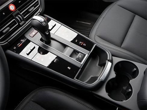 New 2026 Porsche Macan image 24