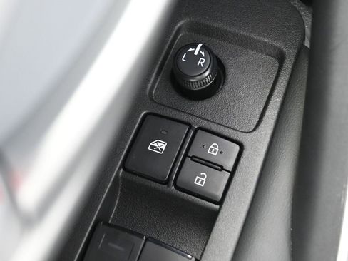 Certified 2025 Toyota Corolla SE image 11