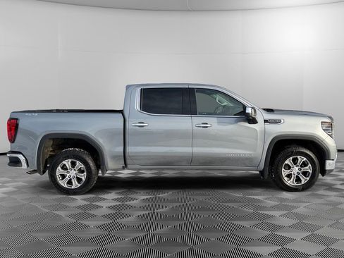 Used 2025 GMC Sierra 1500 SLT image 8