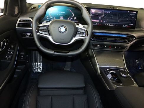 Used 2025 BMW 330i xDrive Sedan image 3