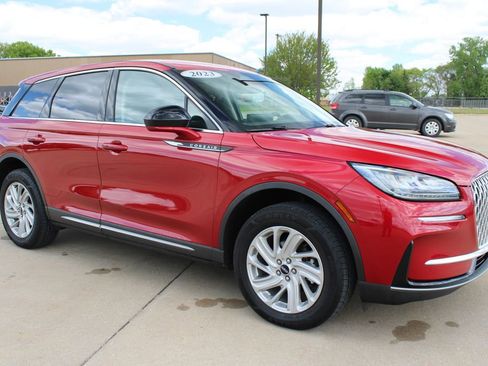 Used 2023 Lincoln Corsair FWD image 3