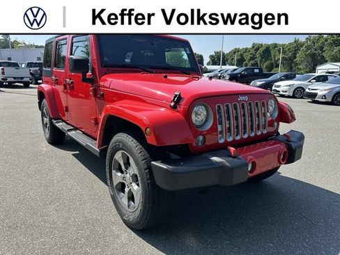 Used 2018 Jeep Wrangler Unlimited Sahara AWD/4WD image 7