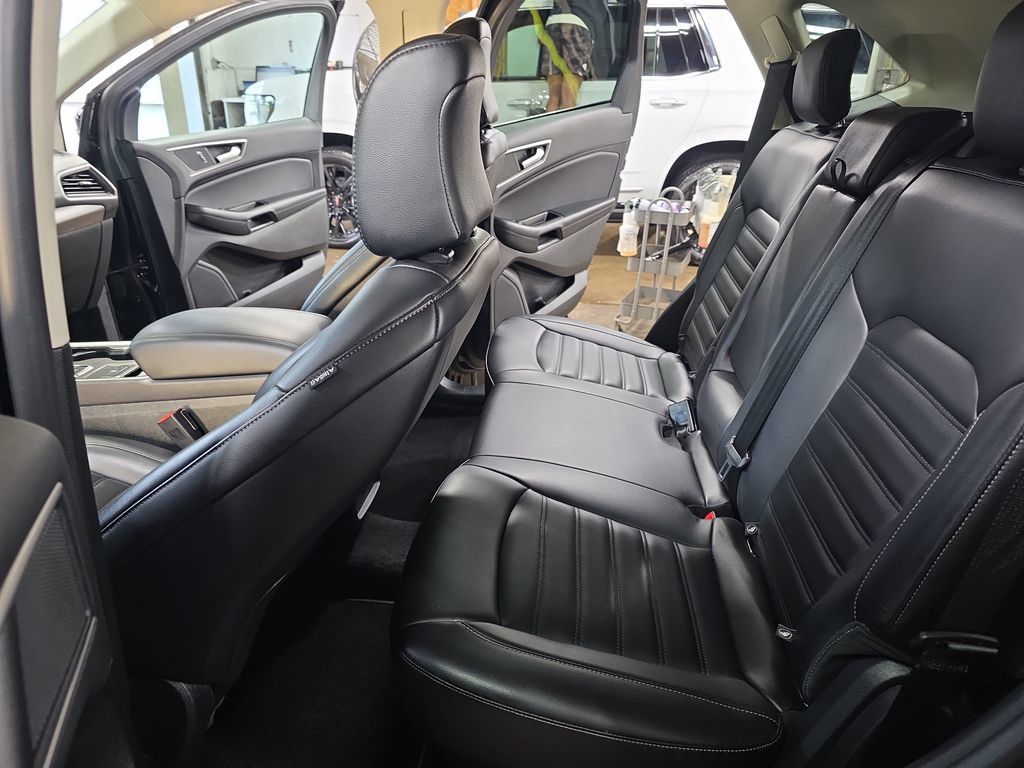 Used 2024 Ford Edge SEL AWD/4WD image 13