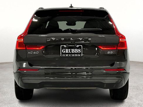 Used 2022 Volvo XC60 B5 Momentum w/ Advanced Package image 6