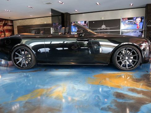 Used 2016 Rolls-Royce Dawn image 10