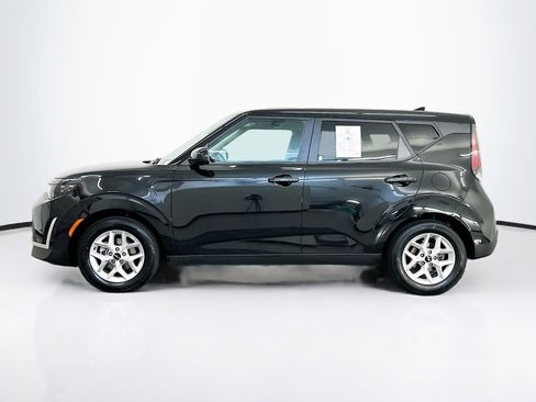 Used 2025 Kia Soul LX w/ LX Technology Package image 4
