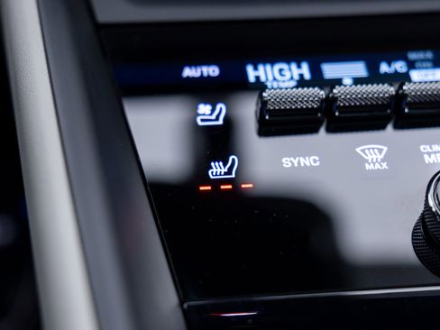 Certified 2024 Porsche Macan 4 Electric image 26