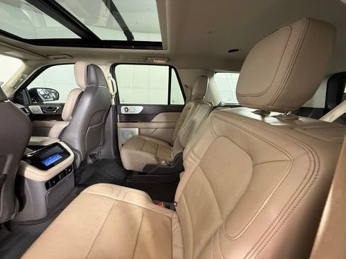 Used 2023 Lincoln Navigator L Reserve AWD/4WD image 37