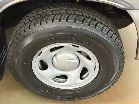 Used 2005 Toyota Tundra SR5 image 28