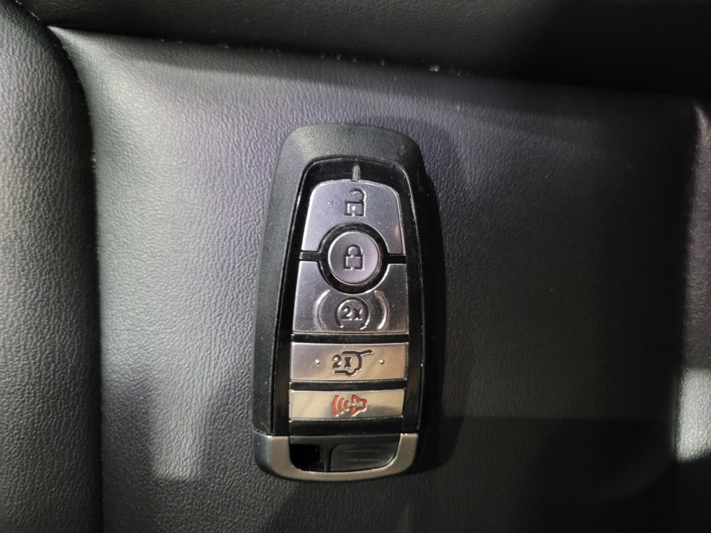 Used 2023 Ford Explorer XLT w/ Equipment Group 202A AWD/4WD image 32