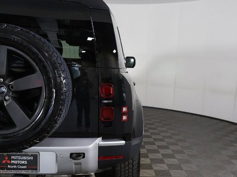 Used 2024 Land Rover Defender 110 SE image 18