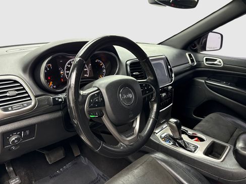 Used 2019 Jeep Grand Cherokee Altitude RWD image 18