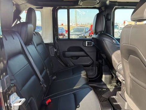 Used 2021 Jeep Wrangler Unlimited Sahara AWD/4WD image 21