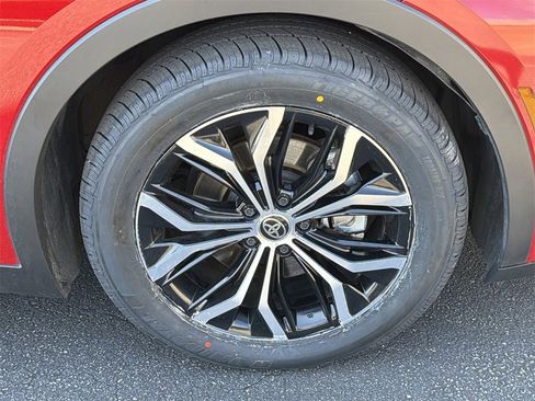 Used 2023 Toyota Crown image 12