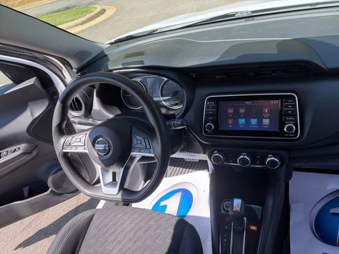 Used 2021 Nissan Kicks S image 30