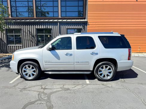 Used 2014 GMC Yukon Denali AWD/4WD image 2