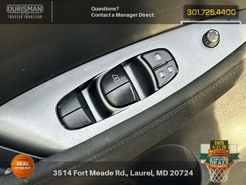 Used 2022 Nissan Leaf S image 7