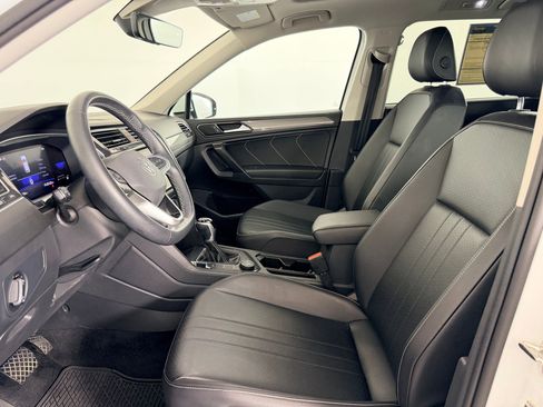 Used 2022 Volkswagen Tiguan SE image 23