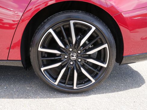 Used 2023 Honda Accord Touring image 12