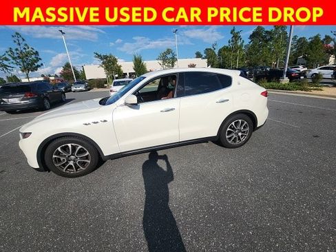 Used 2017 Maserati Levante AWD/4WD image 7