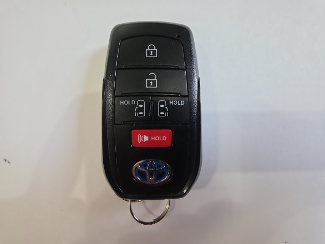 Used 2024 Toyota Sienna LE FWD image 31