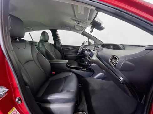 Used 2021 Toyota Prius image 29