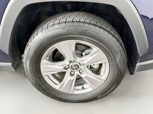 Used 2024 Toyota RAV4 XLE FWD image 37