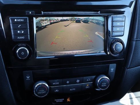 Used 2020 Nissan Rogue SV image 30