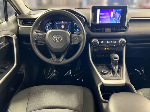 Used 2025 Toyota RAV4 XLE AWD/4WD image 23