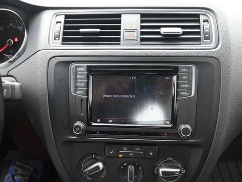 Used 2018 Volkswagen Jetta SE FWD image 11
