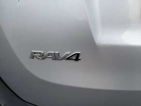 Used 2015 Toyota RAV4 Limited w/ Technology Package image 9