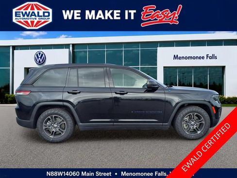 Used 2024 Jeep Grand Cherokee Trailhawk w/ Luxury Tech Group III AWD/4WD image 8