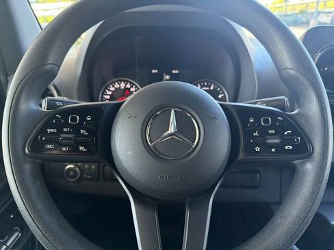 Used 2023 Mercedes-Benz Sprinter 2500 image 25