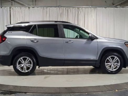 Used 2023 GMC Terrain SLE w/ Driver Convenience Package image 11