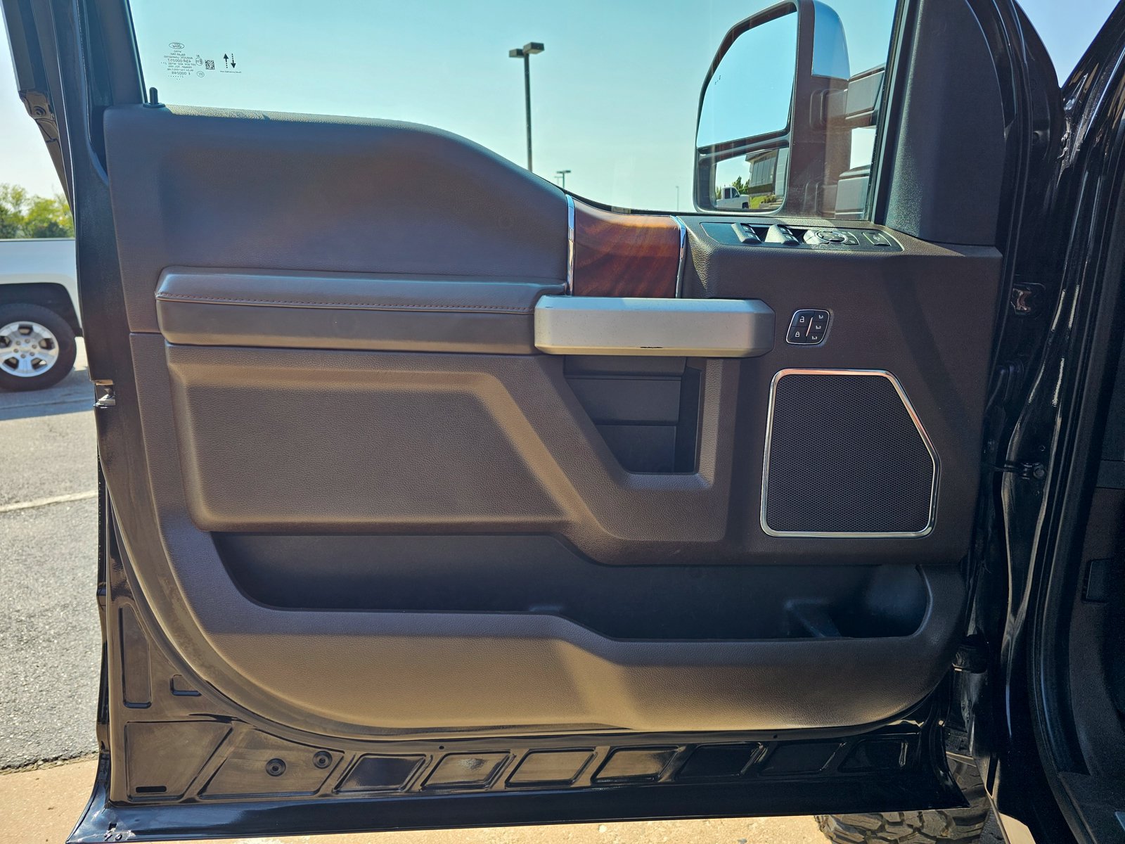 Used 2022 Ford F350 King Ranch w/ King Ranch Ultimate Package AWD/4WD image 13