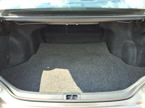 Used 2015 Toyota Camry LE FWD image 8