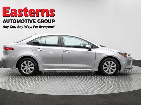 Used 2023 Toyota Corolla LE image 4