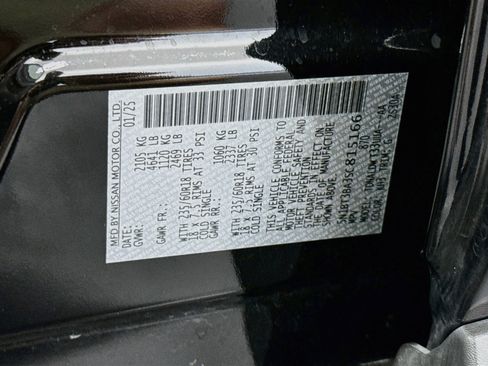 Used 2025 Nissan Rogue SV FWD image 12