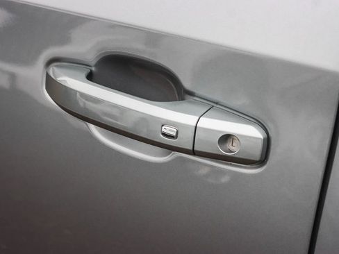 Used 2025 GMC Sierra 1500 Elevation image 15